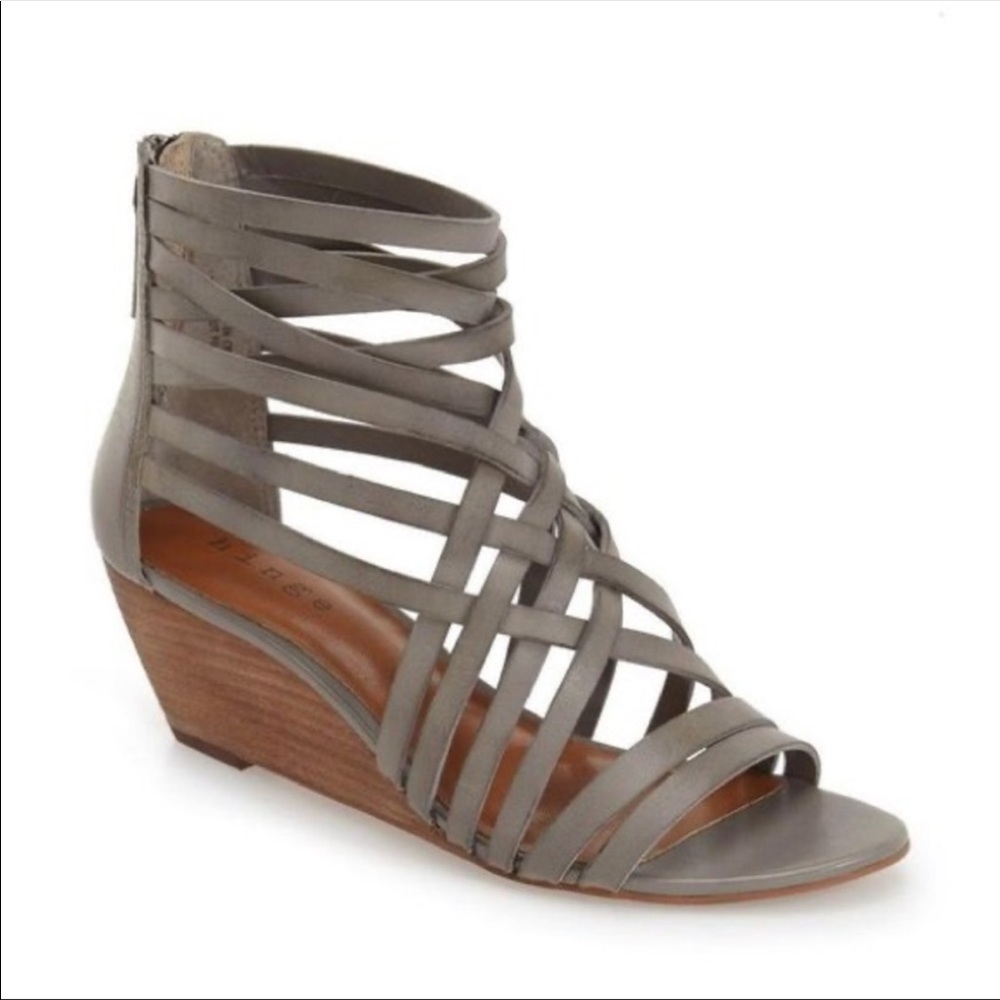 Hinge Gray Wedge Strap sandals Wedges